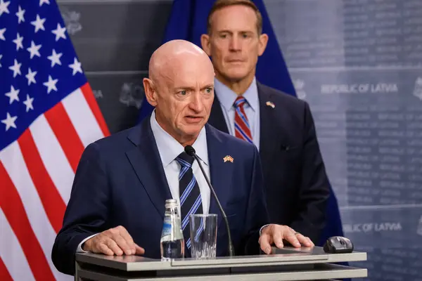 stock image RIGA, LATVIA. 30th August 2024. Mark Kelly, US Senator. Delegation of senators and congressmen led by the United States Senator Mark Kelly, during press briefing after meeting with Evika Silina, Prime Minister of Latvia.