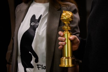 RIGA, LATVIA. 11 Ocak 2025 Gints Zilbalodis, animasyon filmi Flow 'un yazarı ve En İyi Animasyon Filmi dalında Altın Küre sahibi Letonyalı film yönetmeni RIX havaalanına varır..