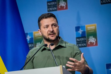 VILNIUS, LITHUANIA. 12 Temmuz 2023. Volodymyr Zelenskyy, Ukrayna Başkanı ve Jens Stoltenberg, NATO Genel Sekreteri, NATO SUMIT 2023 ortak basın toplantısında.
