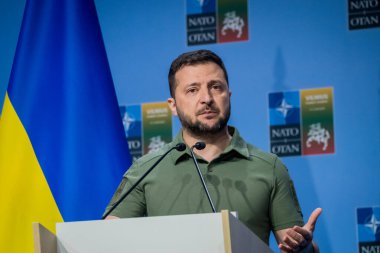 VILNIUS, LITHUANIA. 12 Temmuz 2023. Volodymyr Zelenskyy, Ukrayna Başkanı ve Jens Stoltenberg, NATO Genel Sekreteri, NATO SUMIT 2023 ortak basın toplantısında.