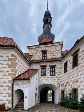 Kostelec nad Cerny Lesy 'deki Rönesans şatosu 16. ve 17. yüzyılların başlıca yerleşim yerlerinden biriydi. Bohemya' daki en temsili kalelerden biriydi..