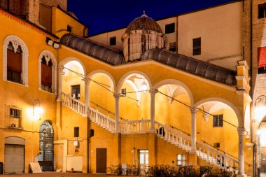 Piazza del Municipio, Ferrara İtalya 'da Scalone d' Onore