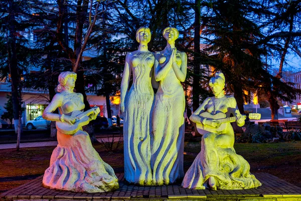 Statyer Kvinnor Som Sjunger Och Spelar Musik Kutaisi Georgien — Stockfoto