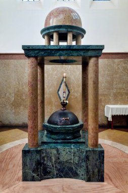 Katedralin vaftiz fontu, Pescara, İtalya
