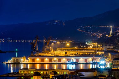 Gece Porto Vecchio manzarası, Trieste, İtalya