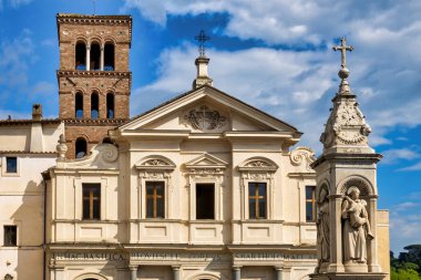 San Bartolomeo Kilisesi cephesi, Isola, Roma, Ital