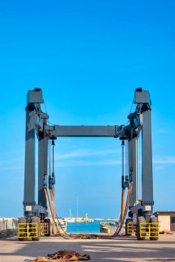 Gantry Crane, San Benedetto del Tronto, İtalya rıhtımında