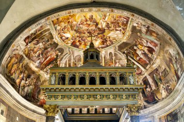 Frescos by Giacomo Coppi Vincoli, Roma, İtalya 'daki San Pietro Kilisesi' nde yükseltilmiş tribünde