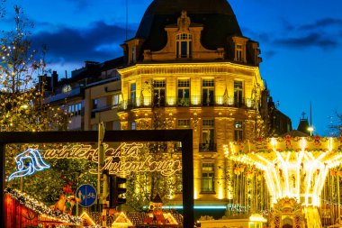 Niklosmaart, Lüksemburg 'un başkenti Lüksemburg' da Place de Paris 'te düzenlenen bir Noel pazarıdır..