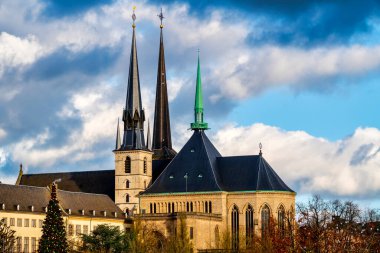 Vauban 'ın 17. yüzyıldan kalma Lüksemburg' daki Alzette Vadisi 'ne bakan tahkimatı Fort Niedergrunewald..