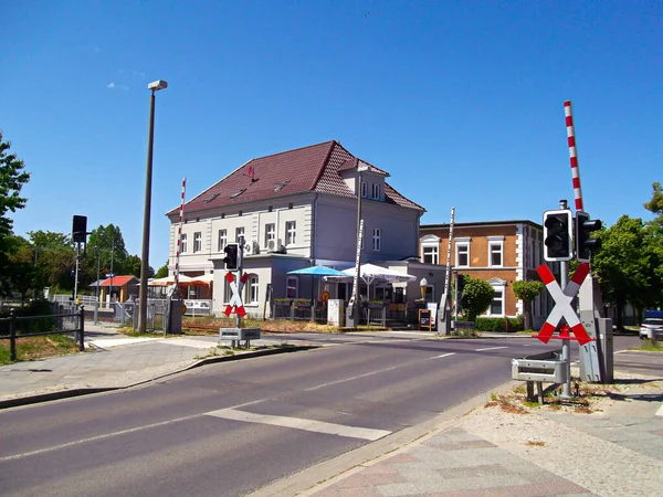 Travessia Nível Com Barreiras Estação — Fotografia de Stock