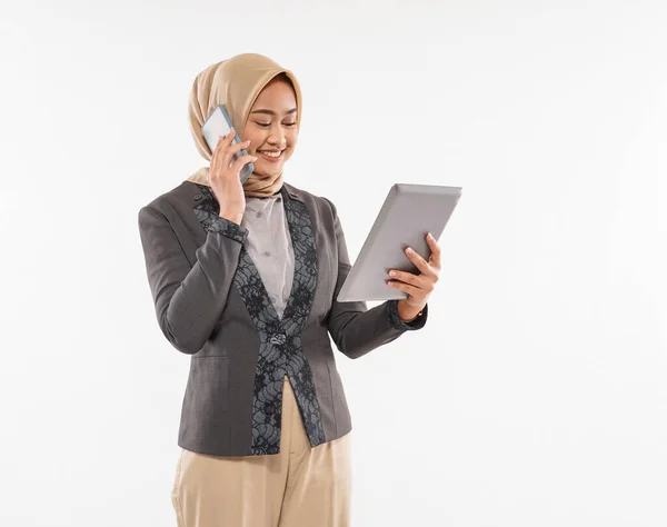 Beautiful Woman Hijab Gray Blazzer Standing Calling Someone Phone While — Stock fotografie