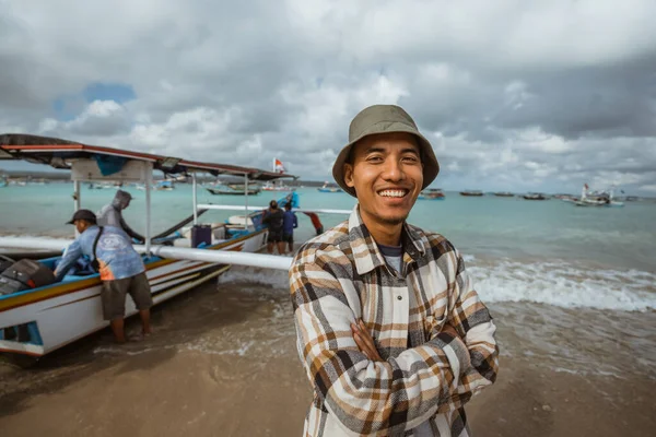 Close Asian Fisherman Smiling Crossed Hands Background Small Boat Leaning — Stockfoto