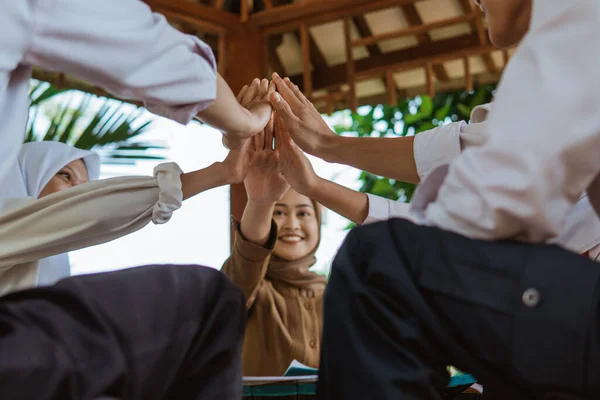 Teacher Students Put Palms Together Symbol Unity Outdoor Class — Stock Photo, Image