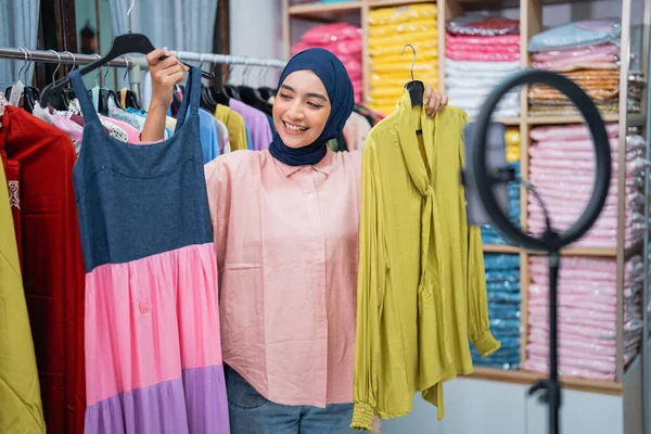 Attractive Muslim Woman Reviewing Fashion Product Doing Live Selling Session — Stock Photo, Image