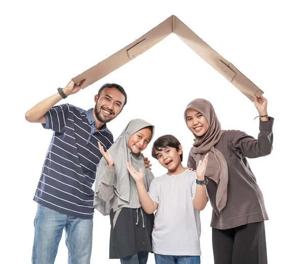 Muslimskt Familjeskyddskoncept Som Gör Husgest Och Tak Till Ett Hem — Stockfoto