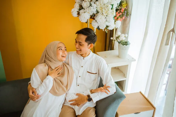 Happy Young Married Muslim Couple Sitting Cozy Sofa Together Living — Stok Foto