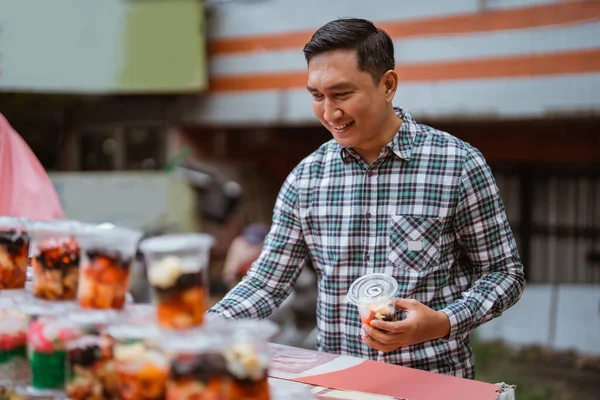 Young Man Sell Mix Fruit Drink Jelly Juice Street Food — Stock Photo, Image