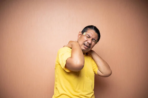 Vieil Homme Asiatique Souffrant Douleur Épaule Avec Serrage Son Épaule — Photo