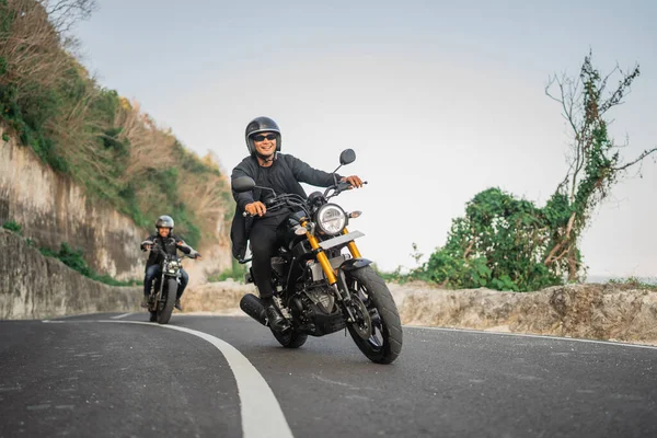 Indonésia Pilotos Estrada Equitação Motocicleta Viajando Juntos — Fotografia de Stock