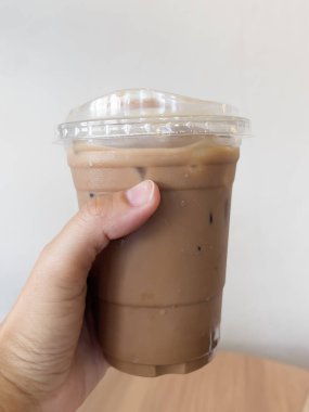 Bir bardak buzlu kahve, kahve ve fotoğraf.