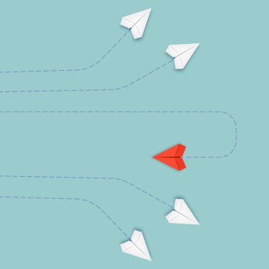 Tek yönde uçan beyaz kağıt uçaklar. Kırmızı uçak yön değiştiriyor. Kendin ol, farklı düşün. Çizgiyi aşmak, yenilik, benzersiz liderlik, yeni fikir. Riske girmek cesaret ister. Vektör
