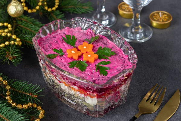 Salată Tradițională Vacanță Rusească Herring Sub Blană Castron Salată Transparent — Fotografie, imagine de stoc