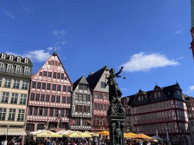 Adalet Pınarı Romerberg Meydanı, Frankfurt am Main, Hessen, Almanya 15.09.24