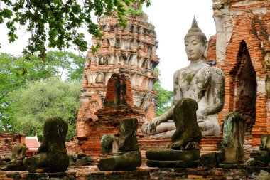 Tayland 'daki antik tapınağın atmosferi