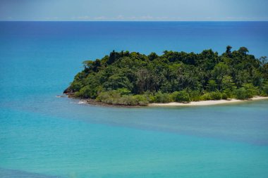 Tayland 'daki ada dramatik bir tonda