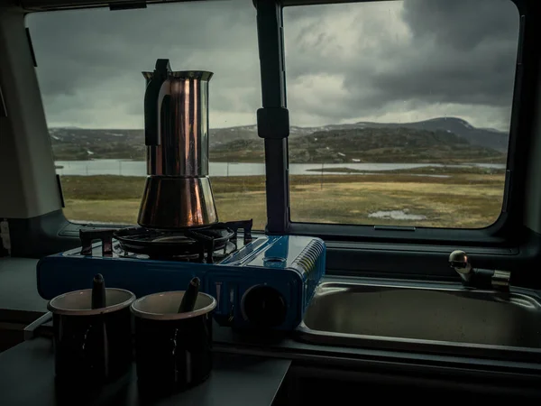 Morning Coffee Campervan Jotunheimen National Park Norway Moody Weather Imágenes de stock libres de derechos