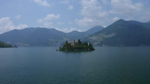 Zoom Move Water Surface Castle Island Isola Loreto Lake Iseo — Αρχείο Βίντεο