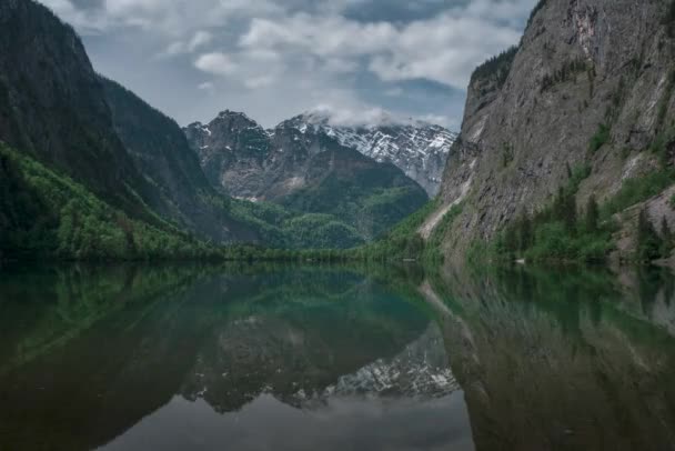 Timelapse Reflections Watzmann Mountain Cliffs Lake Obersee Berchtesgaden Bavaria Moving — Vídeo de Stock