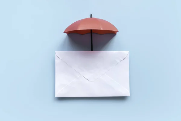 Fogalom Mail Biztonság Biztonságos Kommunikáció Titkos Bizalmas Esernyő Felett Fehér — Stock Fotó