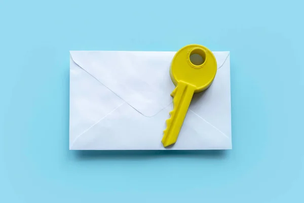 Begreppet Postsäkerhet Säker Kommunikation Hemliga Och Konfidentiella Key Ovan Vit — Stockfoto