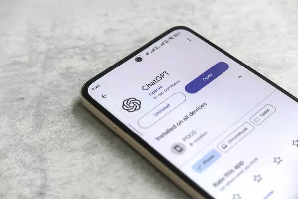 KULIM, MALAYSIA - 2 Eylül 2024: Google Playstore 'da Chatgpt uygulaması. ChatGPT, OpenAI tarafından geliştirilen ve 30 Kasım 2022 tarihinde piyasaya sürülen bir sohbet robotu ve sanal asistanıdır..