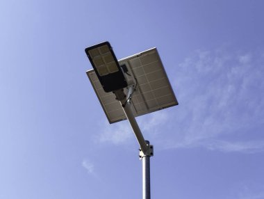 Mavi Gök 'le Güneş enerjili Sokak Işığı
