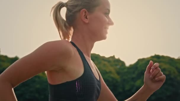 Side View Atletyczna Dziewczyna Sportswoman Biegacz Jogger Active Fit Kobieta — Wideo stockowe