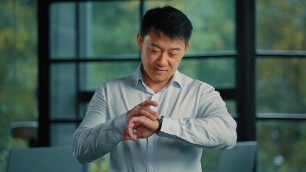 Успішний Дорослий Бізнесмен Азіатський Японський Корейський Річний Чоловік Професійний Фахівець — стокове відео