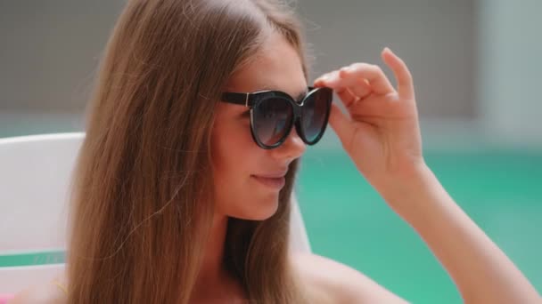 Portrait Smiling Female Beautiful European Blonde Girl Take Sunglasses Flirting — Stock Video