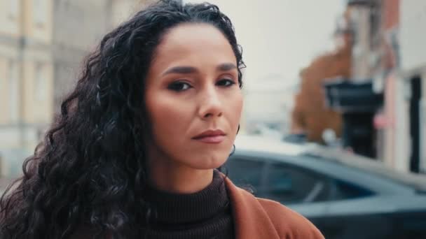 Closeup Female Portrait Windy City Outdoors Sad Face Pensive Serious — Stock Video