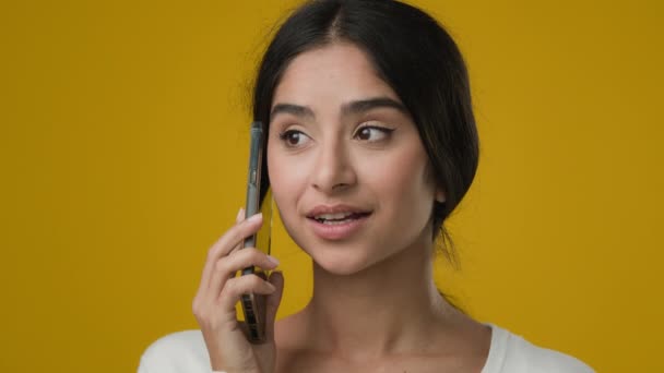 Close Indian Ethnic 20S Woman Girl Female Talk Smartphone Remote — Stock Video