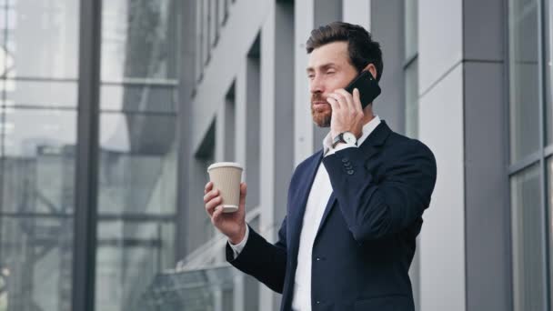 Executivo Empresário Consultor Gerente Vendas Falando Telefone Celular Remotamente Aconselhando — Vídeo de Stock