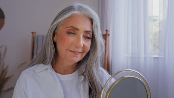 Biały Lat Wieku Starszy Dojrzałe Pani Stary Siwe Włosy Kobieta — Wideo stockowe