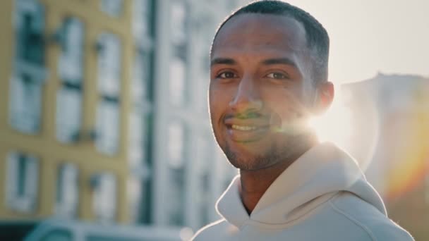 Zblízka Mužský Portrét Mladý Atletický Muž Pohledný Africký Americký Latino — Stock video