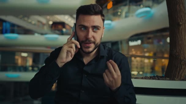 Wütend Erwachsenen Geschäftsmann Sprechen Telefon Streit Konflikt Streit Genervt Arabischen — Stockvideo