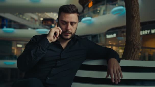 Jovem Empresário Hispânico Árabe 30S Homem Bem Sucedido Cliente Masculino — Vídeo de Stock