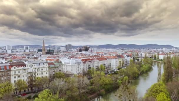 全景航拍全景著名的欧洲首都维也纳奥地利旅游地到处都是风景名城名城大都市天主教教堂基督教建筑 — 图库视频影像