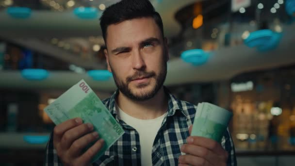 Rijke Kaukasische Man Zakenman Investeerder Bankier Succesvolle Werknemer Tellen Geld — Stockvideo