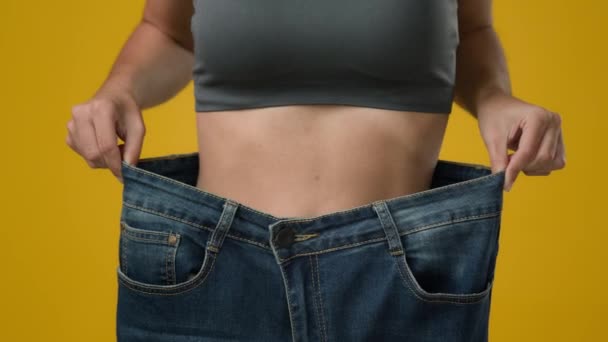 Unrecognizable Sport Woman Large Big Size Jeans Close Female Strong — Wideo stockowe